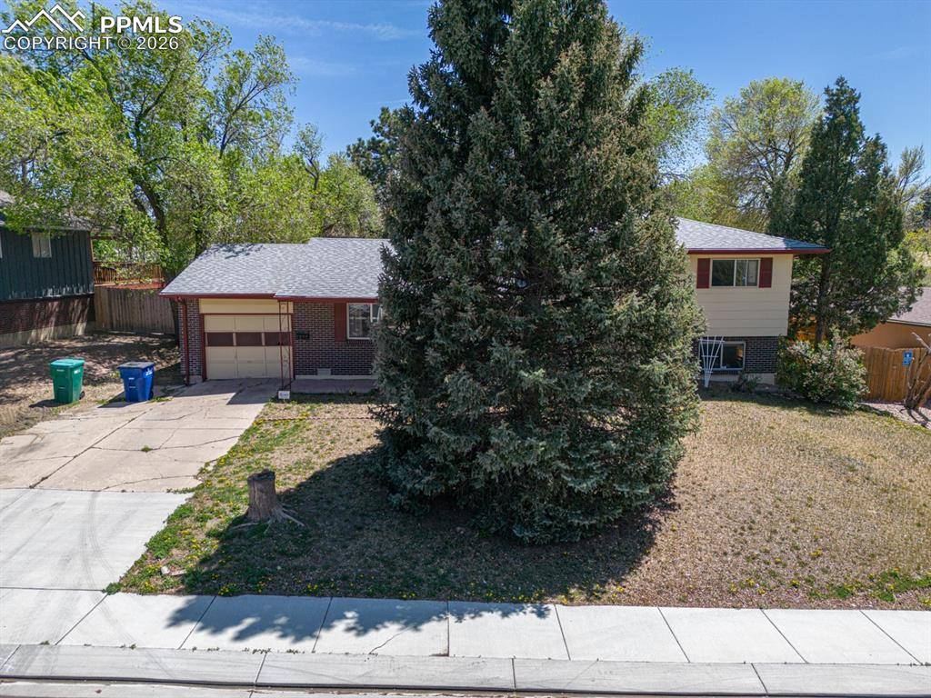 1341 Saratoga DR, Colorado Springs, CO 80910