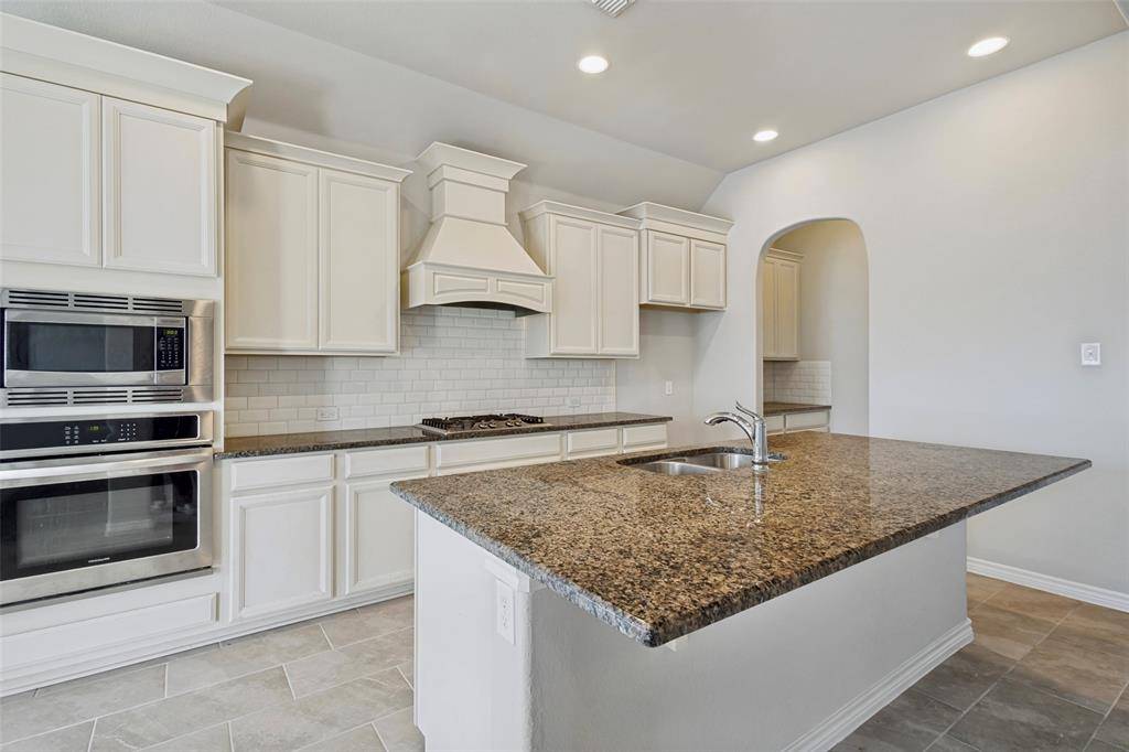 808 Lake Sierra Way, Little Elm, TX 75068