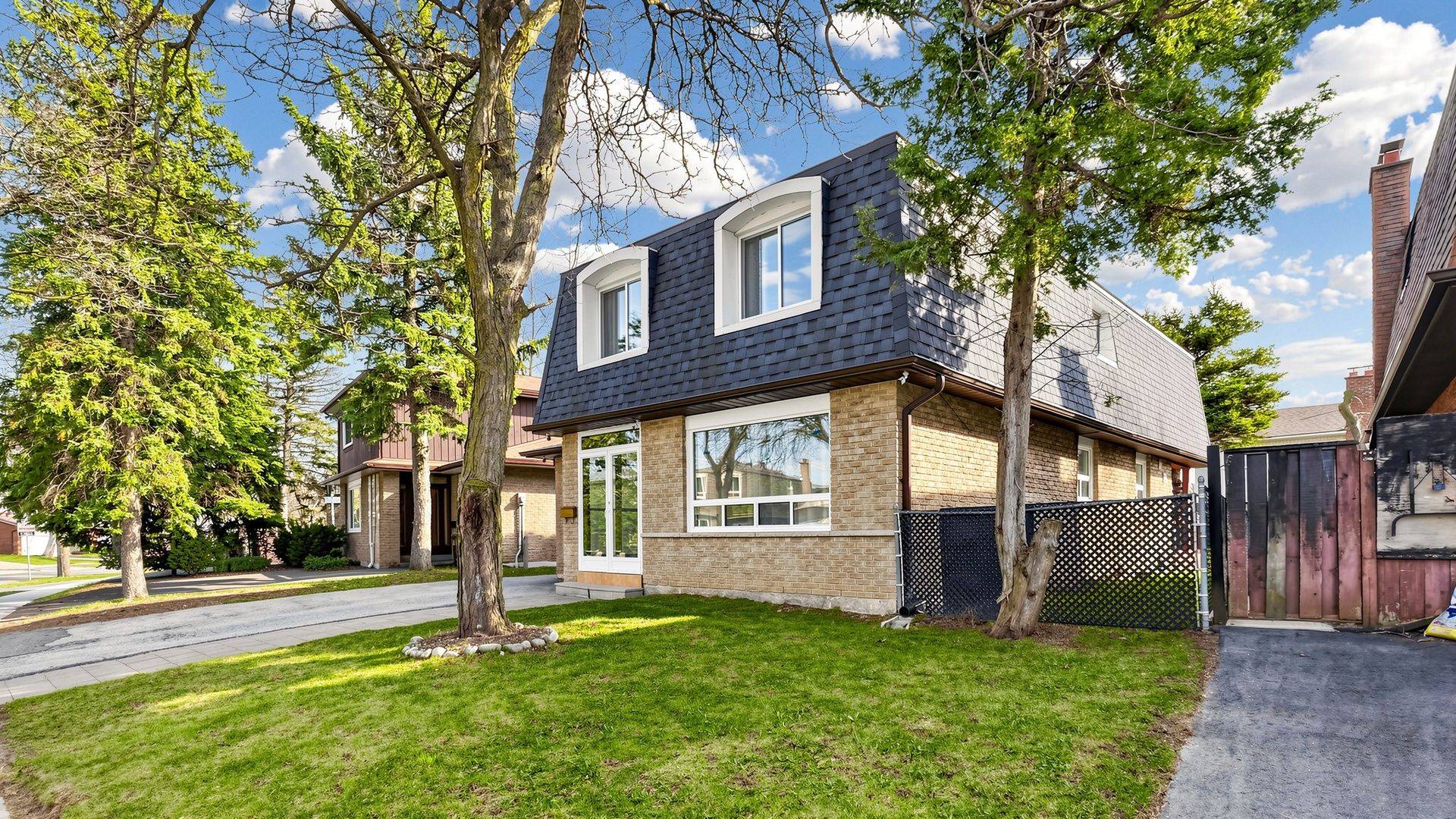 26 Alexmuir BLVD, Toronto E07, ON M1V 1H1