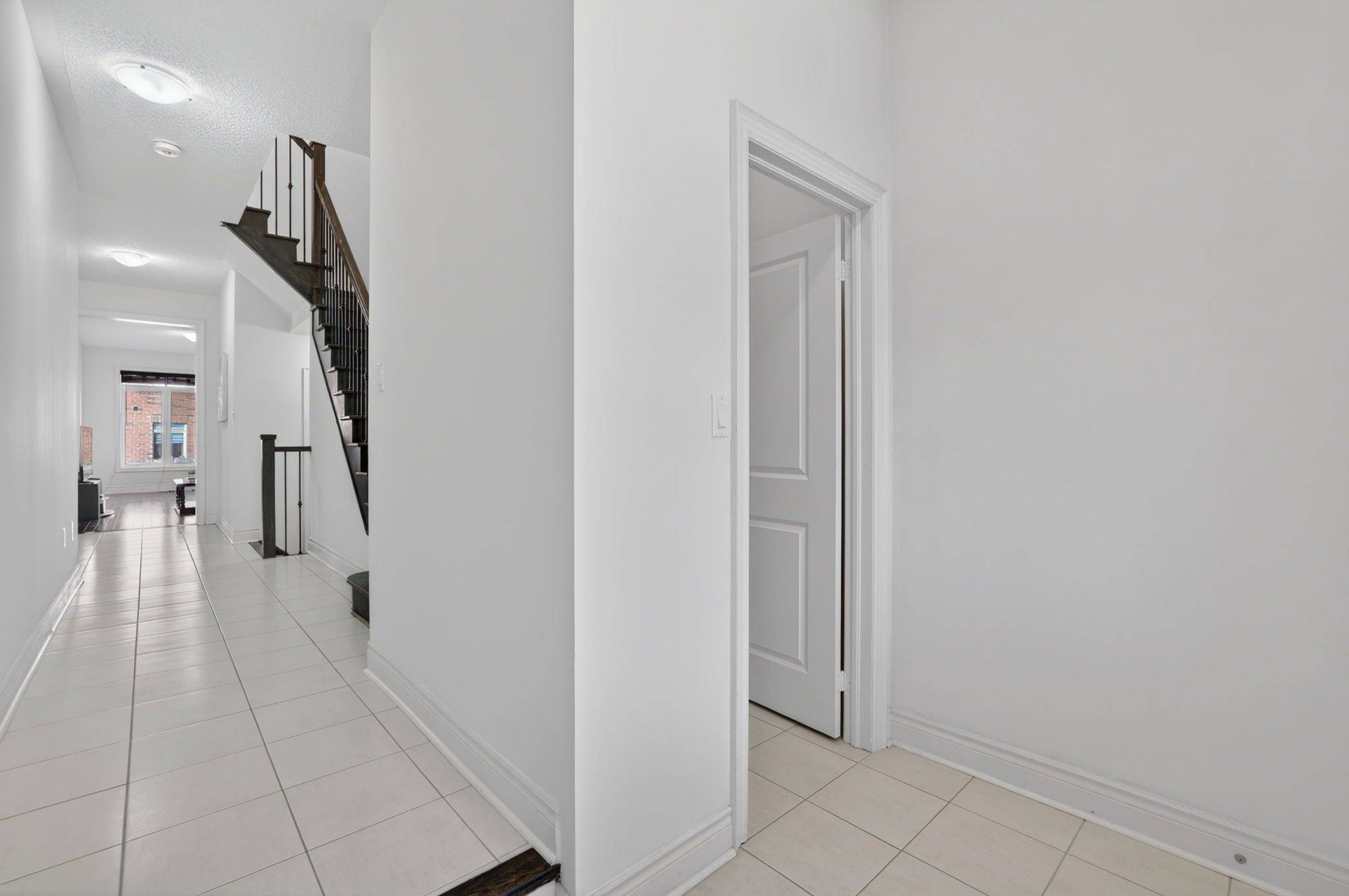 62 Fortis CRES, Bradford West Gwillimbury, ON L3Z 0W2