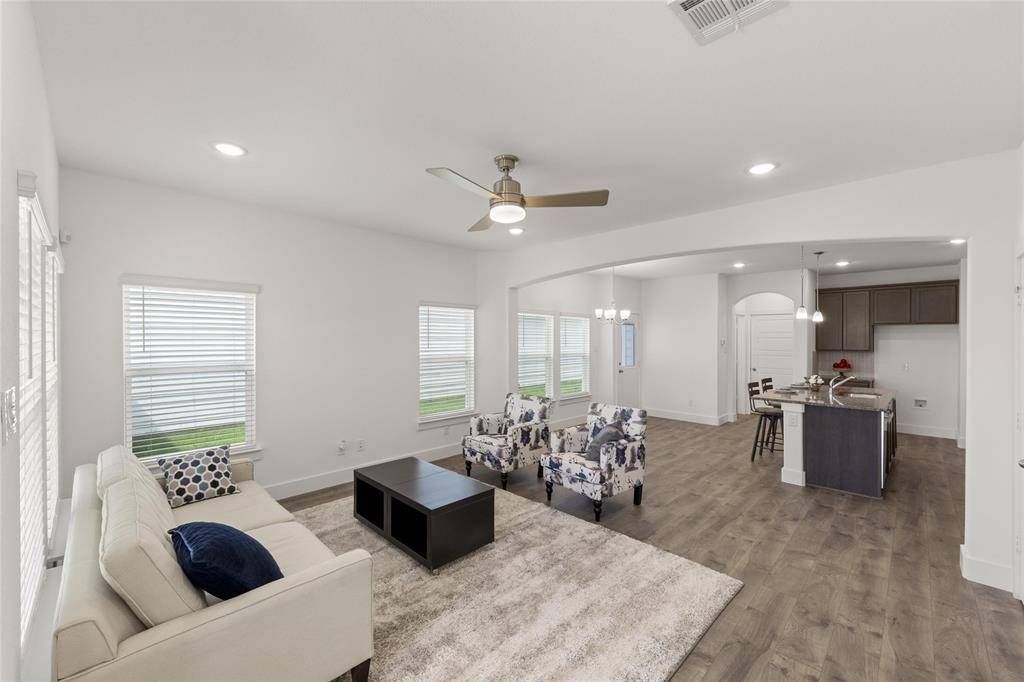 1402 Apricot Lane, Gainesville, TX 76240