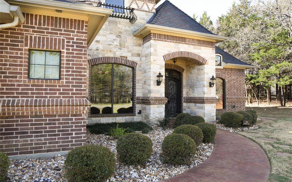 284 Stonewolf Court, Gordonville, TX 76245