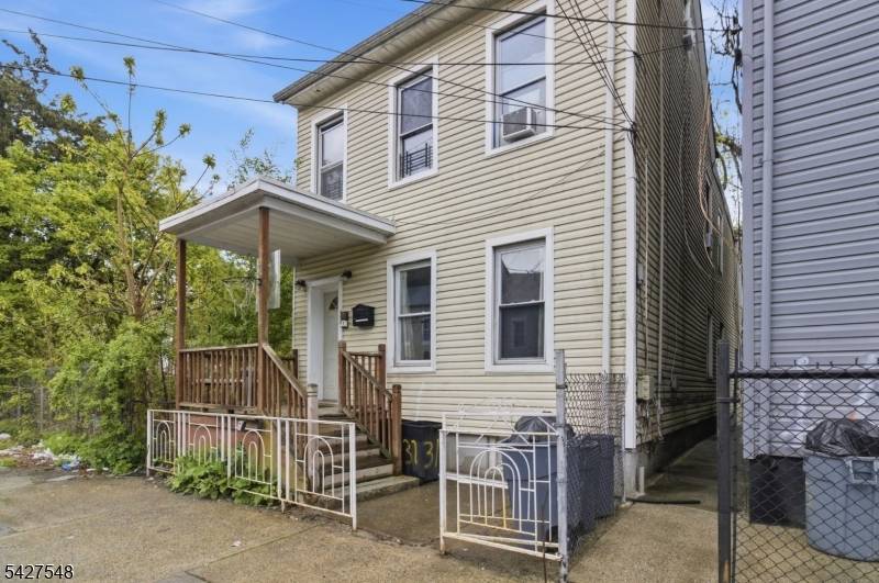 31 Hillman St, Paterson City, NJ 07522