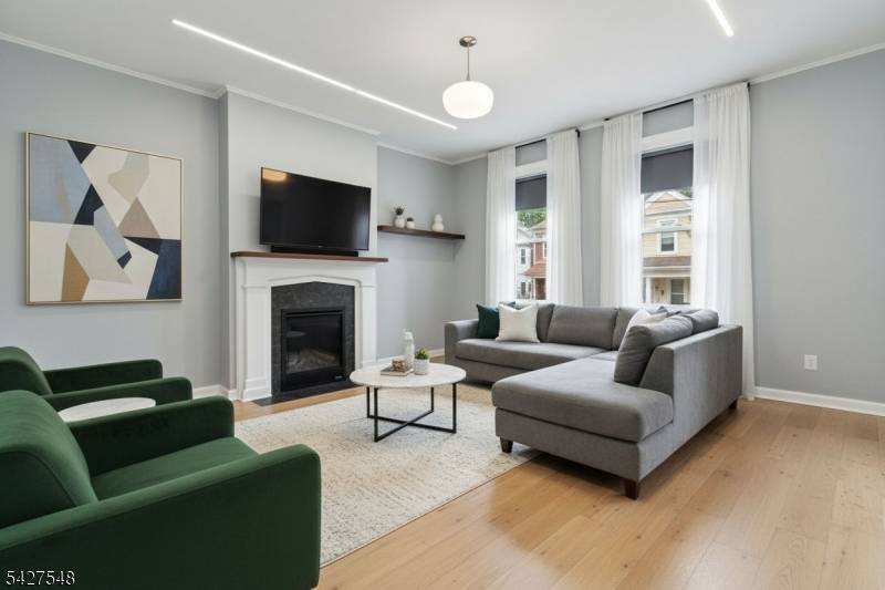 31 Hillman St, Paterson City, NJ 07522