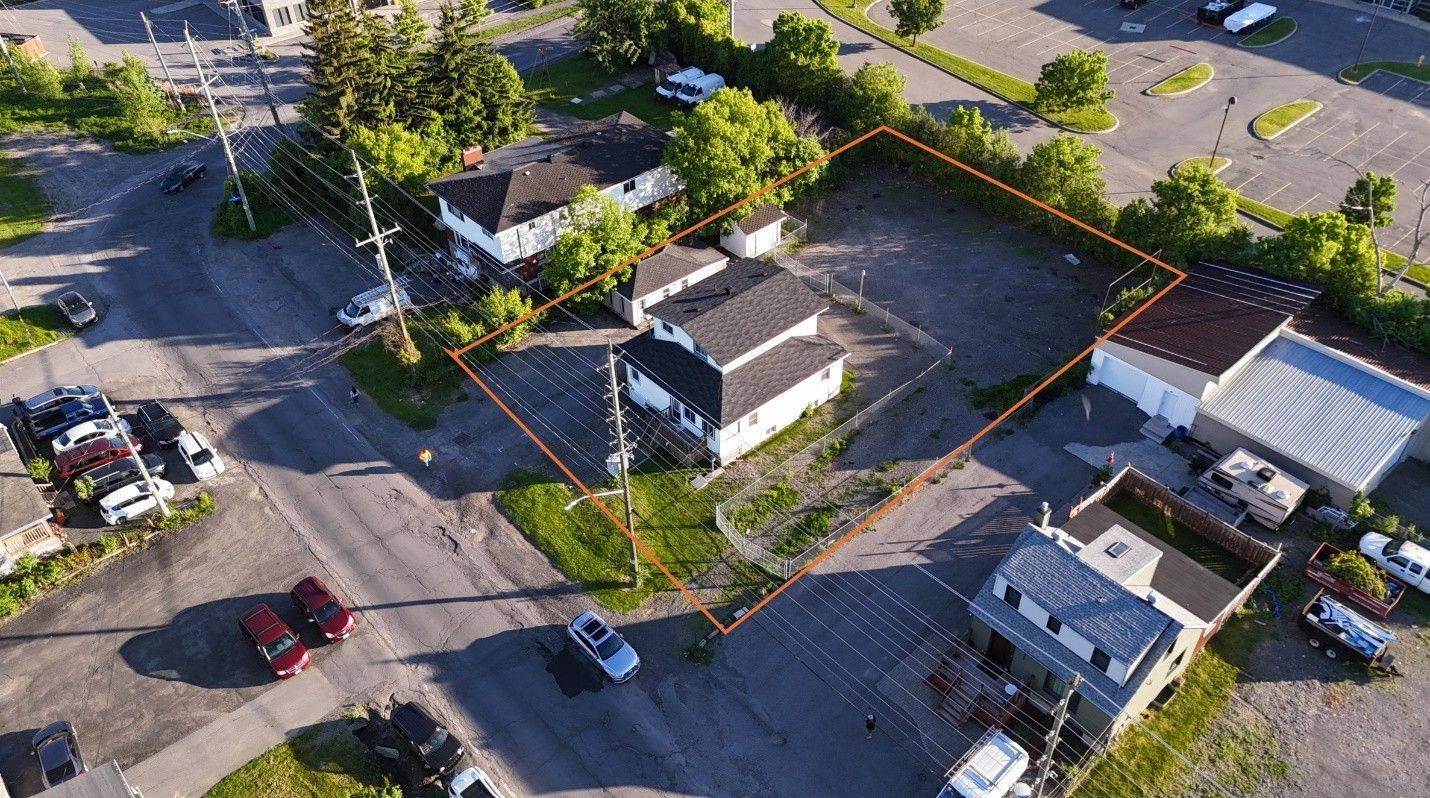 1368 LABRIE AVE, Cyrville - Carson Grove - Pineview, ON K1B 3M1