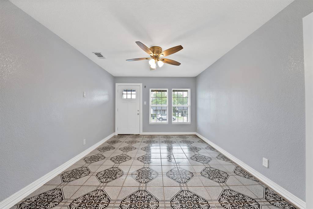 3449 Gordon Avenue, Fort Worth, TX 76110