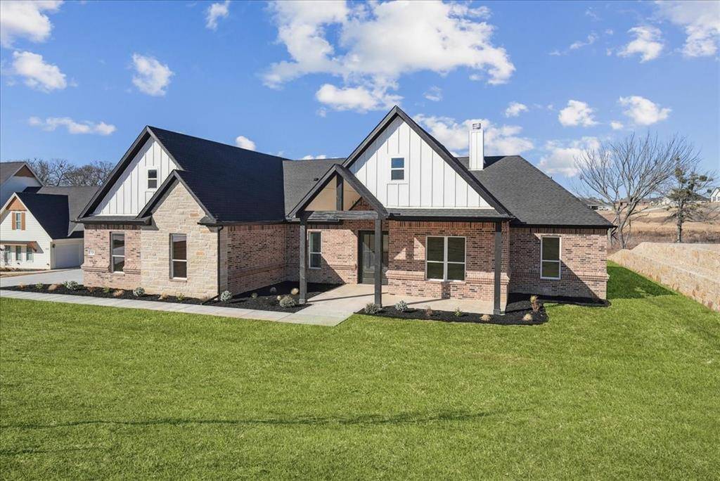 328 Slimp Bluff, Azle, TX 76020