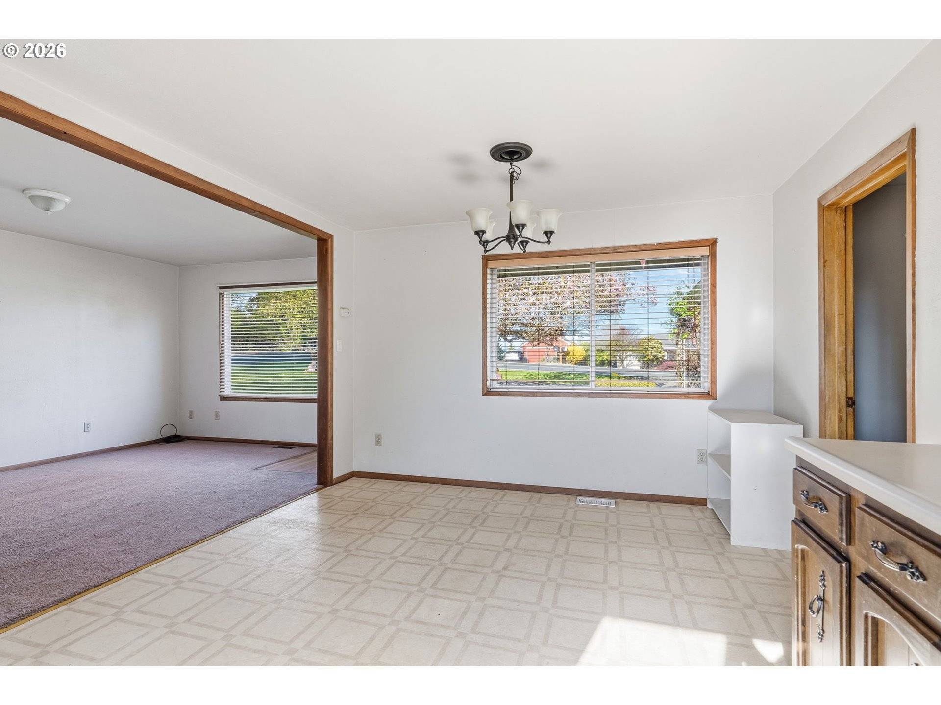 3323 COLUMBIA HEIGHTS RD, Longview, WA 98632