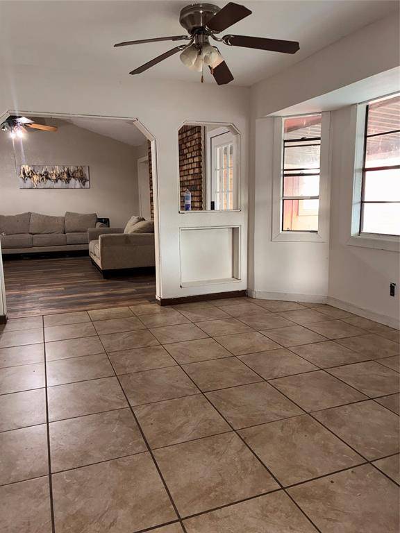 737 ASH Street, Burleson, TX 76028