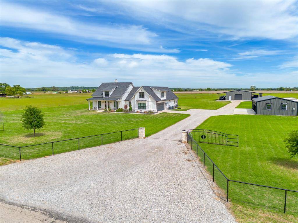 5520 Big Valley Circle, Lipan, TX 76462