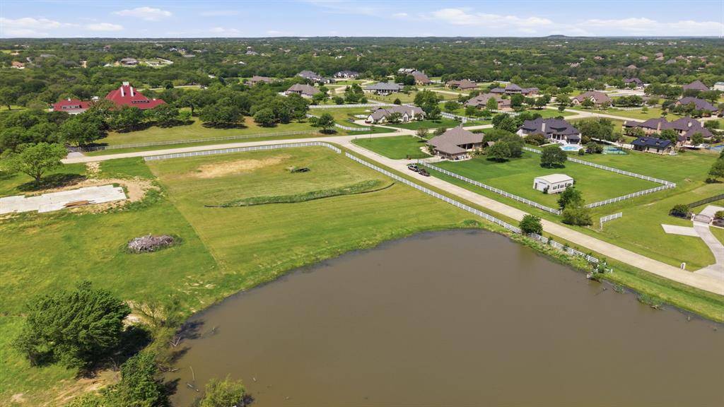 900 Show Master Court, Bartonville, TX 76226