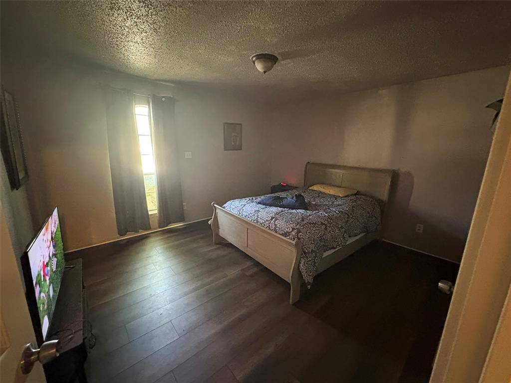 6720 Trailwood Drive, Forest Hill, TX 76140