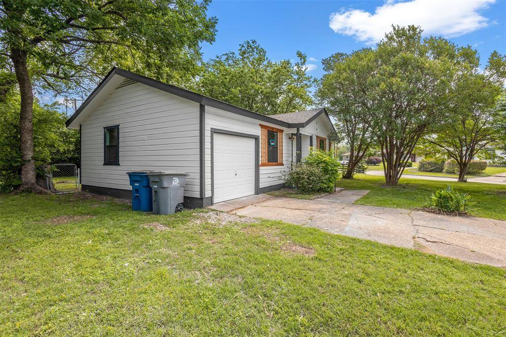 8033 Komalty Drive, Dallas, TX 75217