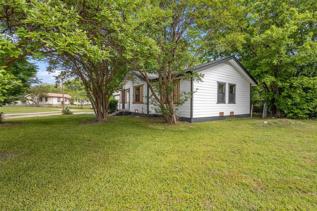 8033 Komalty Drive, Dallas, TX 75217