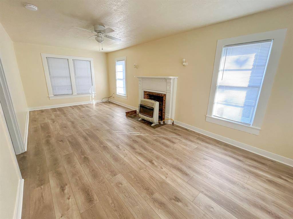 104 E Shoemaker #A, Decatur, TX 76234