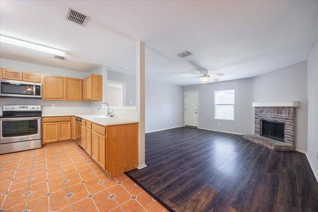 1705 Diamond Lake Trail, Fort Worth, TX 76247