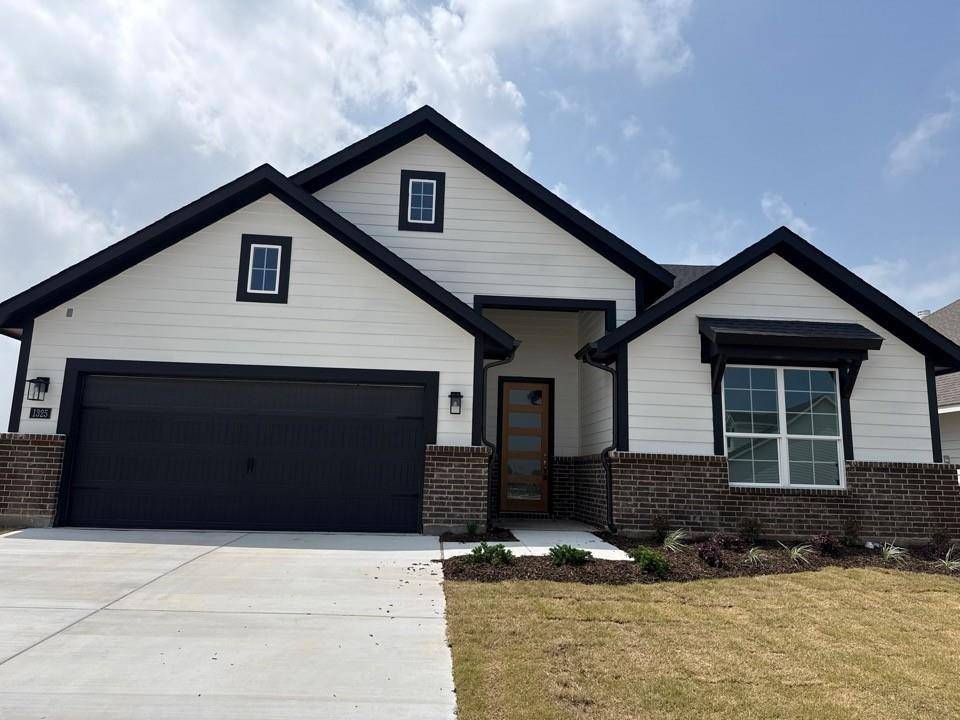 1325 Frio Drive, Springtown, TX 76082