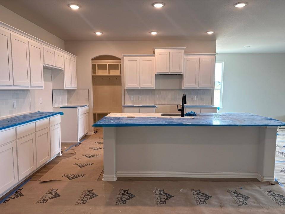 1325 Frio Drive, Springtown, TX 76082