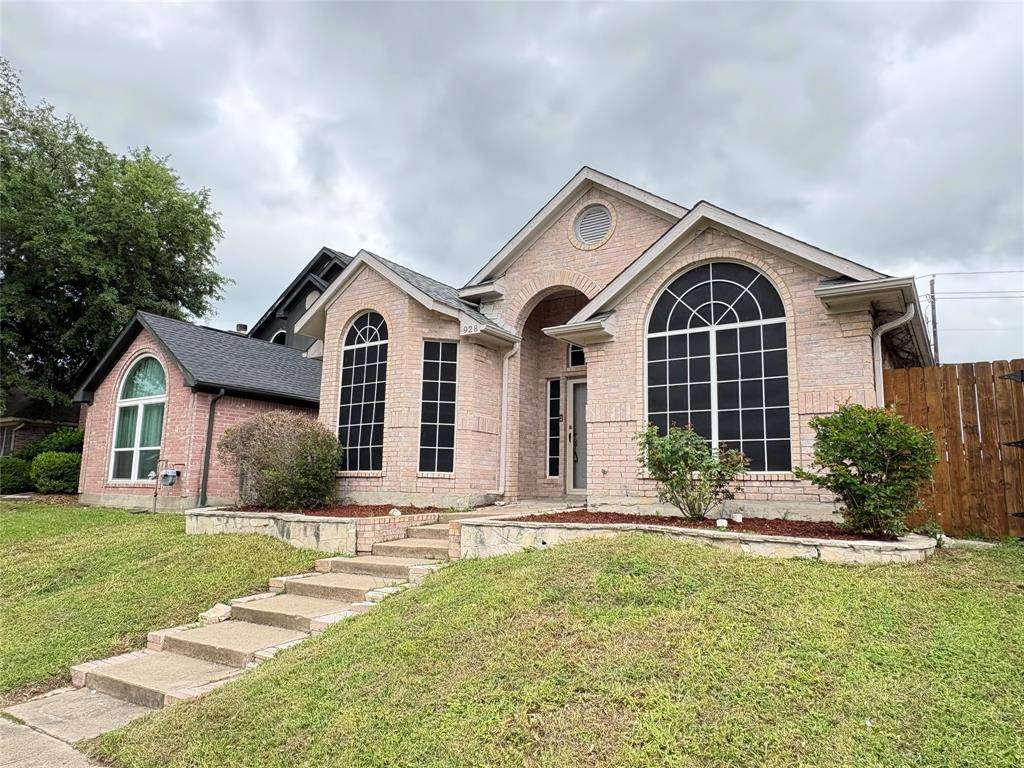 928 Winchester Lane, Mesquite, TX 75181