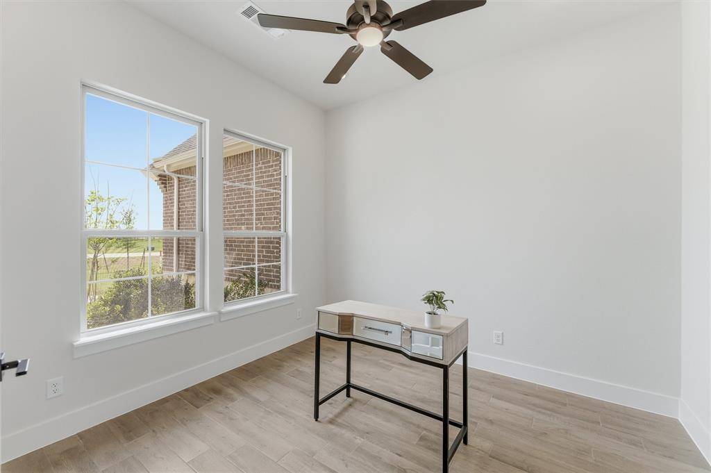 2433 Meteor Drive, Krum, TX 76249