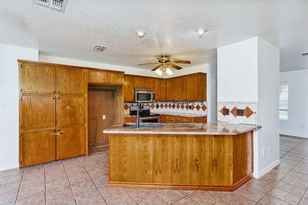 4316 Leona Road, Bowie, TX 76230