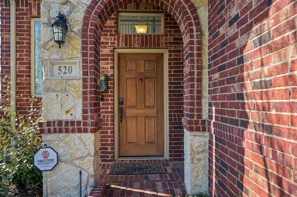 520 Eastland Drive, Lewisville, TX 75056