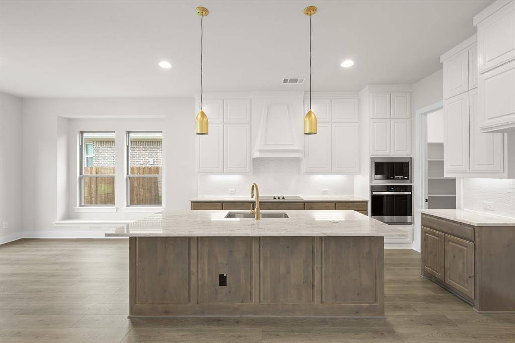 5401 Rowlan Row, Midlothian, TX 76065