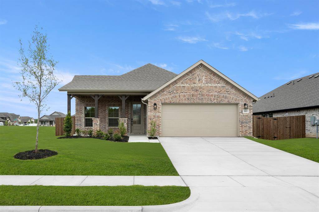 1009 Stonehaven Lane, Crowley, TX 76036