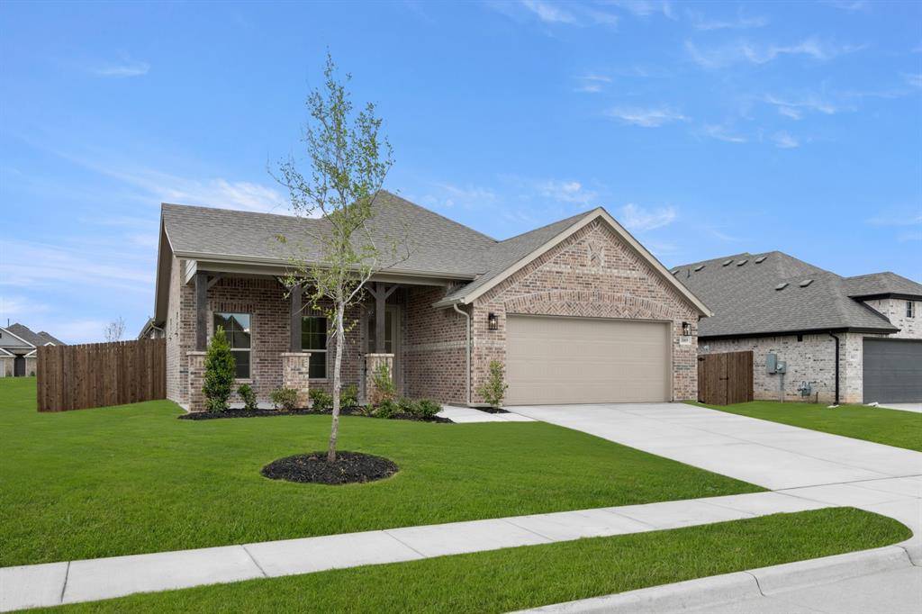 1009 Stonehaven Lane, Crowley, TX 76036