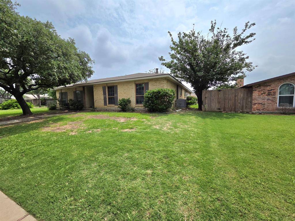 3126 Oak Hill Road, Carrollton, TX 75007