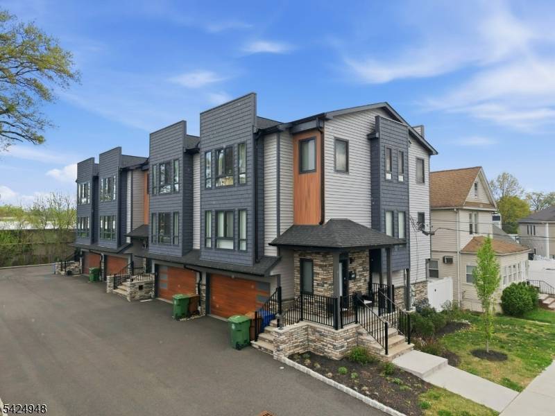 25 E 10Th St #A, Linden City, NJ 07036