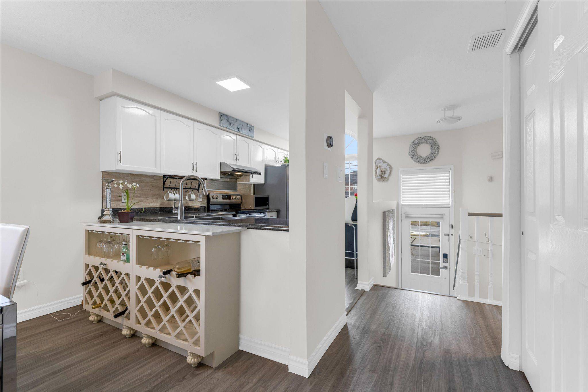 11 Jefferson CT W, Welland, ON L3C 7G5
