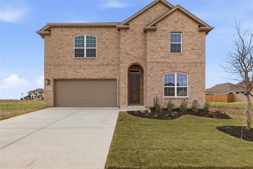 4925 Hitching Post Drive, Fort Worth, TX 76036