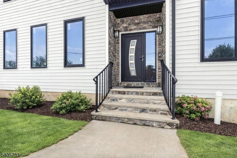 237A S Main St, Raritan Twp., NJ 08822