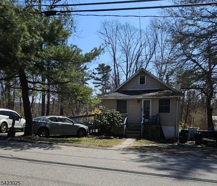 5 Banker Rd, West Milford Twp., NJ 07421