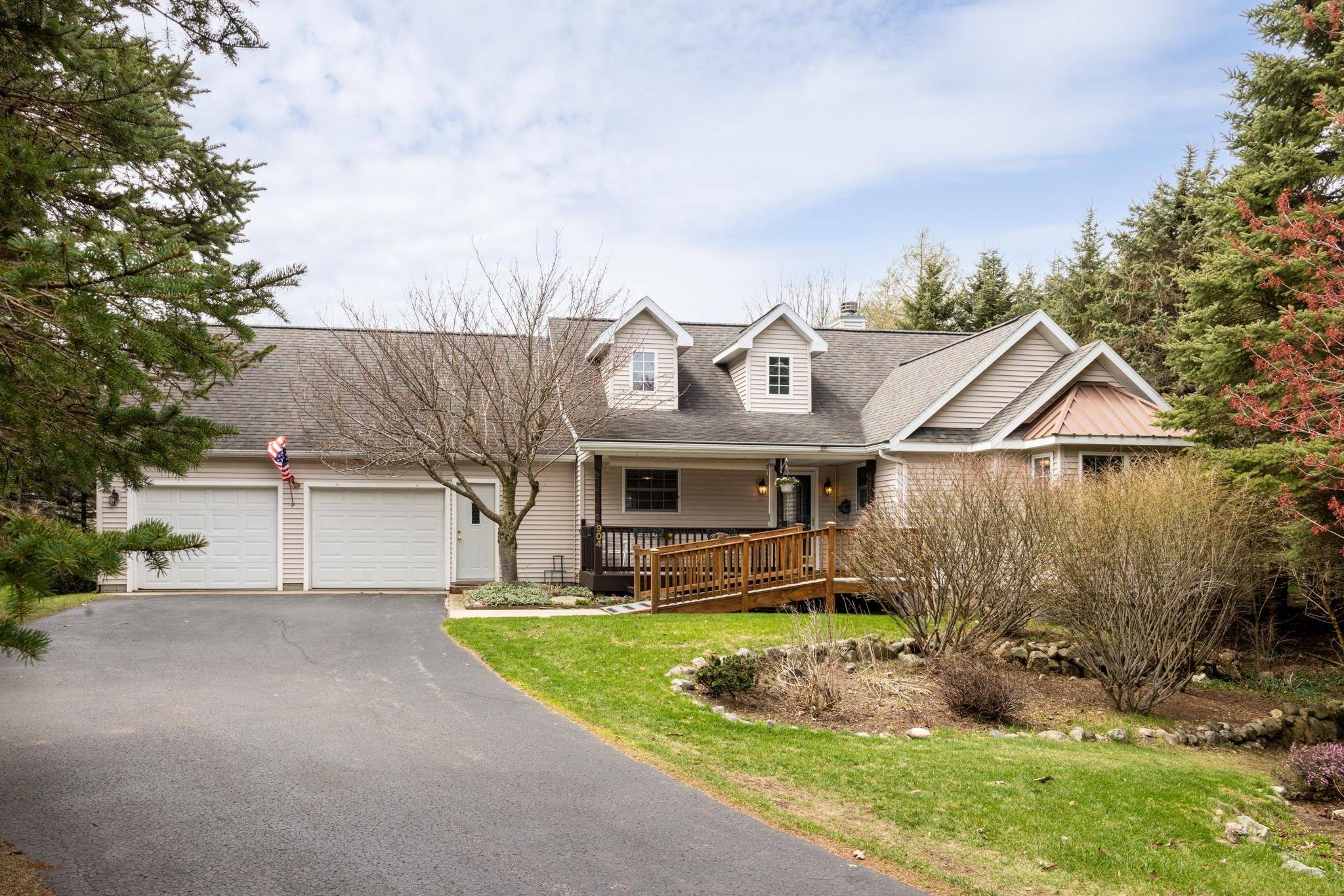 904 Bertina LN, Blairtownship_grandtraverse, MI 49696