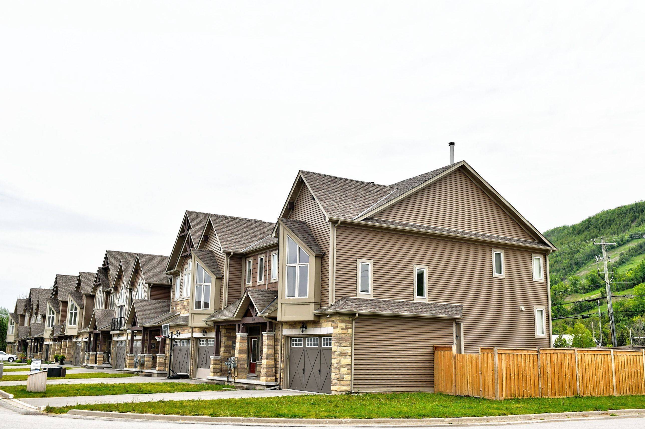 104 DELPHI LN, Blue Mountains, ON N0H 1J0