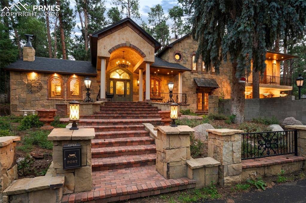 1815 Pine Grove AVE, Colorado Springs, CO 80906