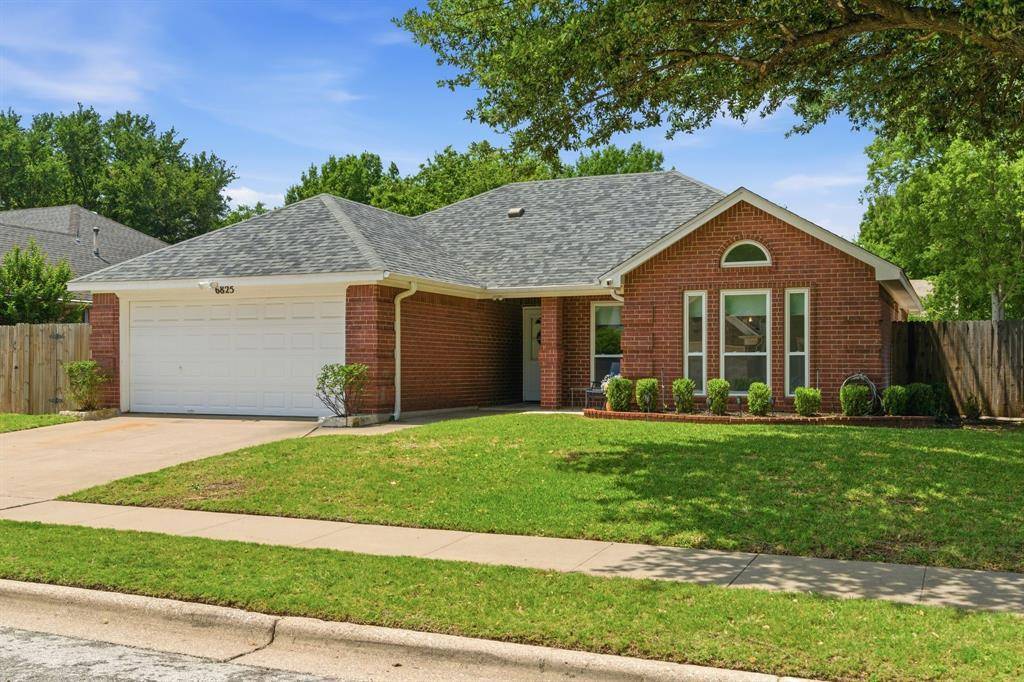6825 Wooddale Drive, Watauga, TX 76148