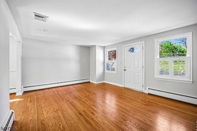 32 Center St, Bernardsville Boro, NJ 07924