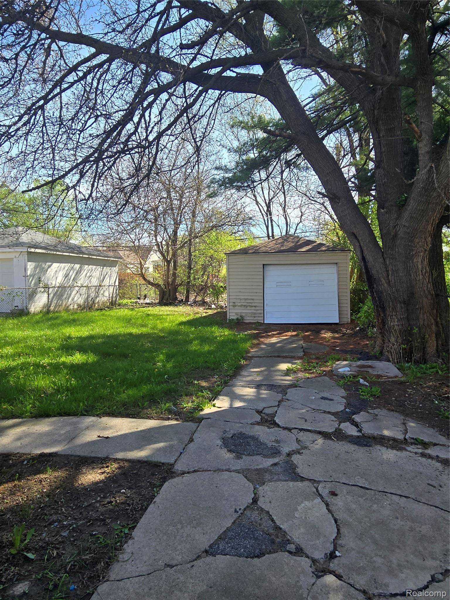 8842 Longacre ST, Detroit, MI 48228