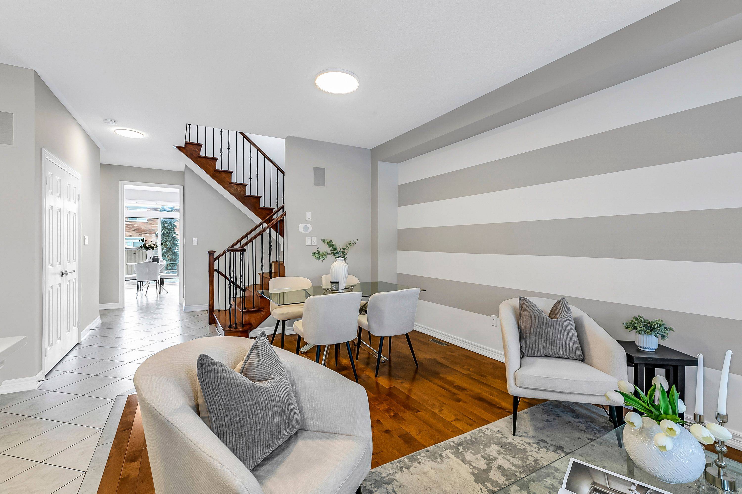 284 Bilbrough ST, Aurora, ON L4G 7X5