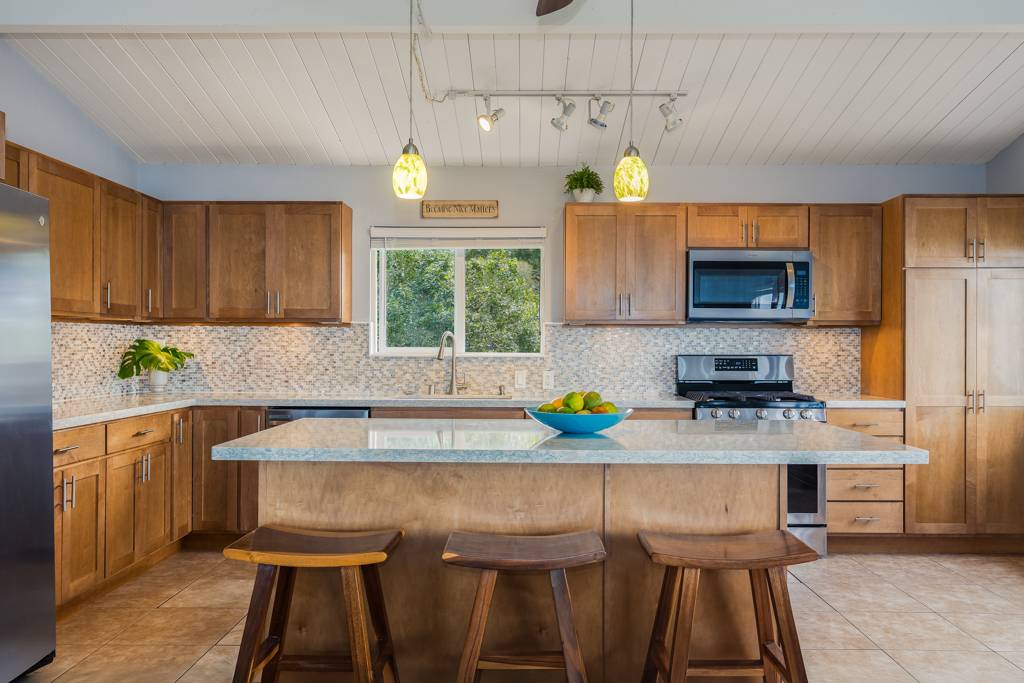 73-1329 AWAKEA ST, Kailua Kona, HI 96740
