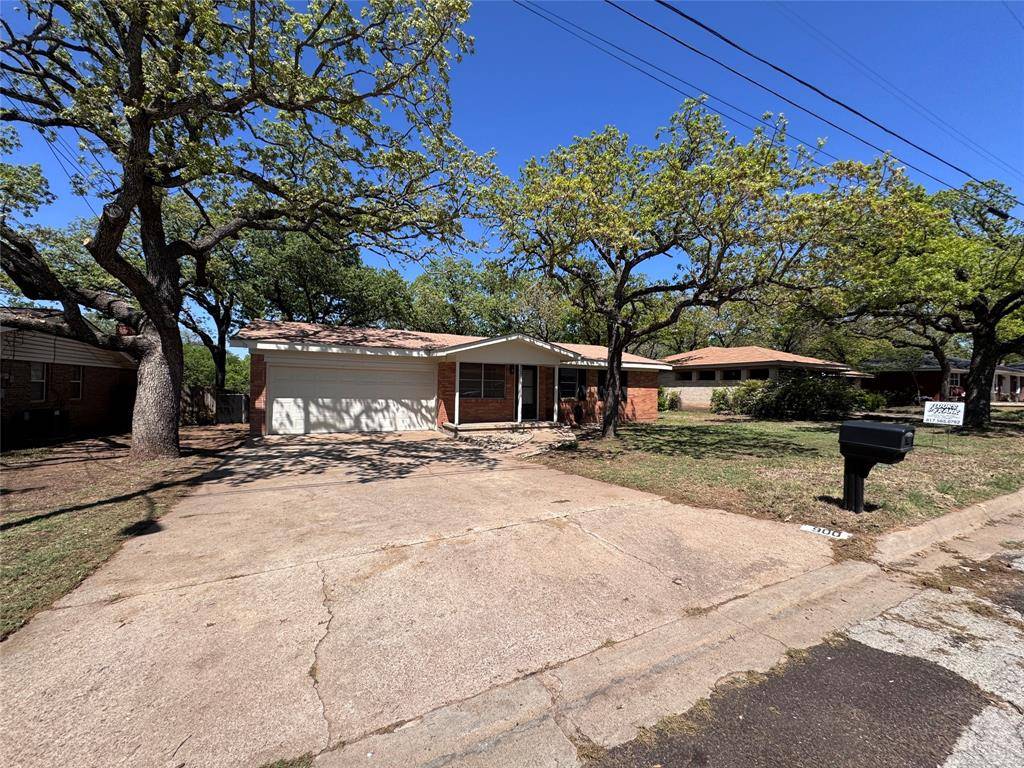 900 NW 11th Street, Mineral Wells, TX 76067