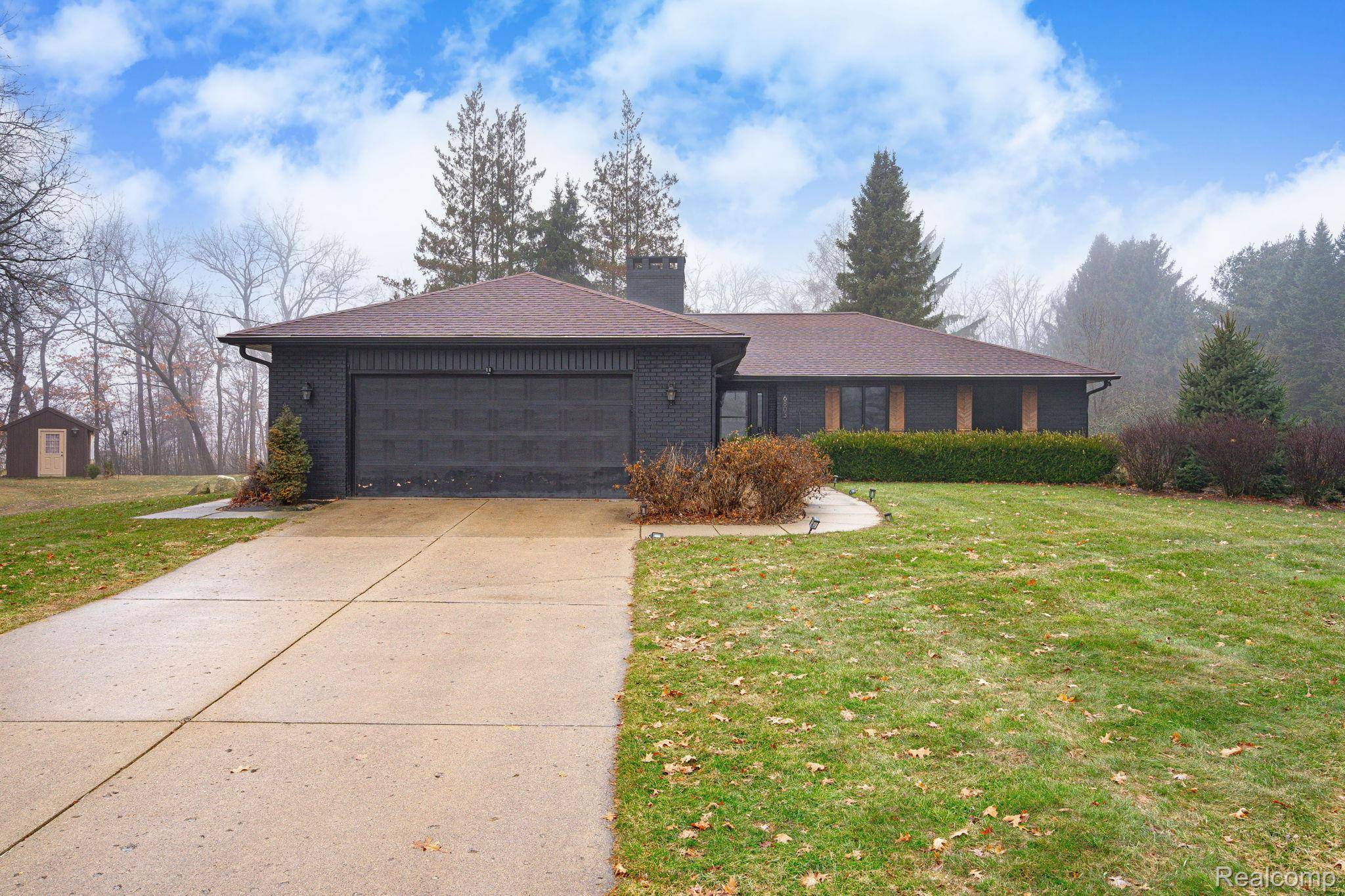 6803 Napoleon RD, Leonitownship_jackson, MI 49201