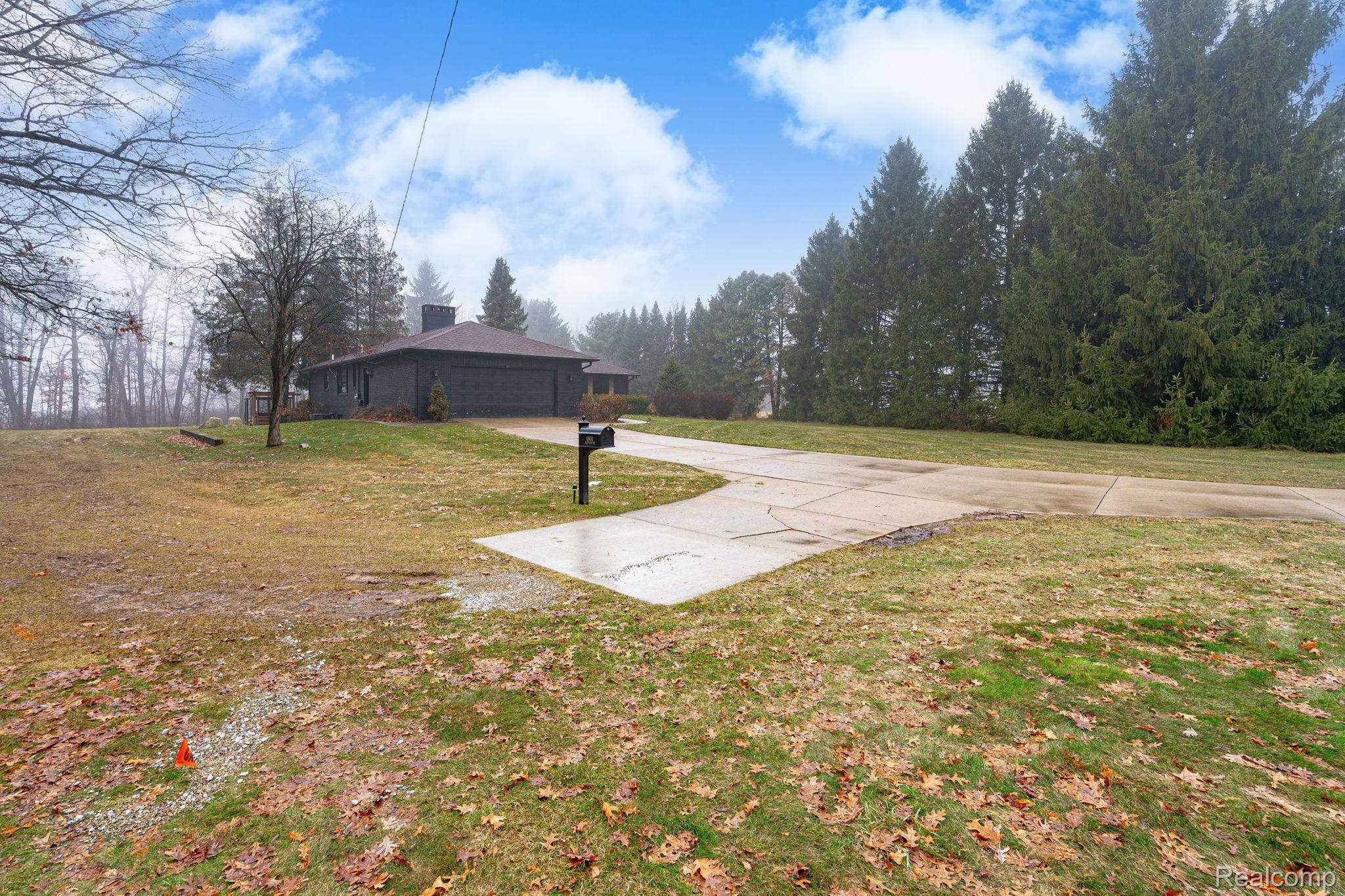 6803 Napoleon RD, Leonitownship_jackson, MI 49201