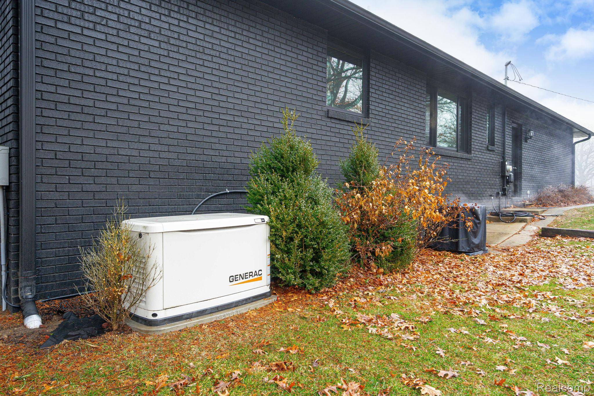 6803 Napoleon RD, Leonitownship_jackson, MI 49201