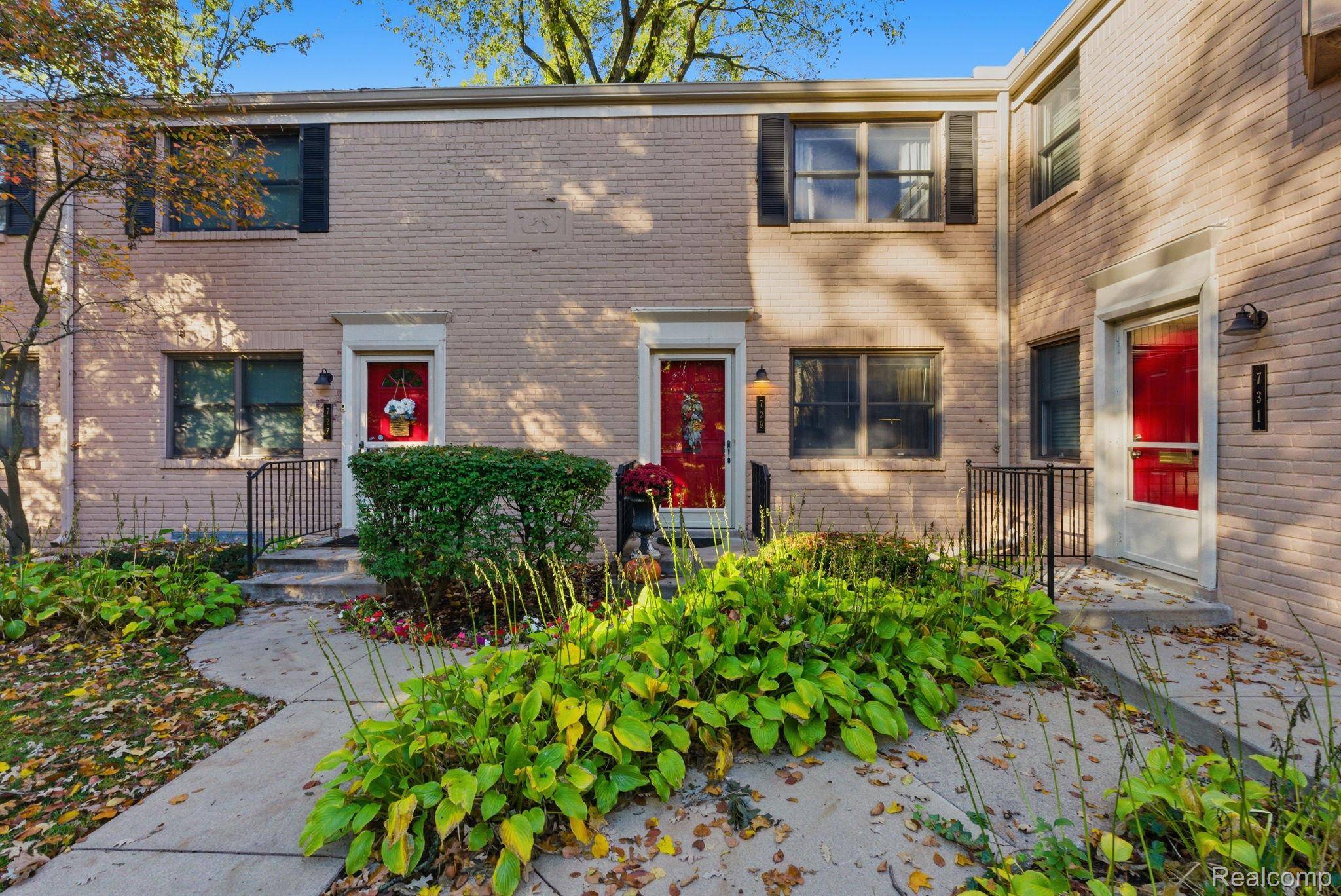 729 N Eton ST, Birminghamcity_oakland, MI 48009