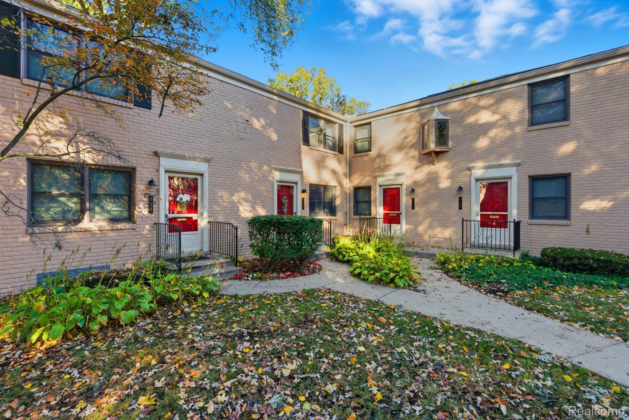 729 N Eton ST, Birminghamcity_oakland, MI 48009