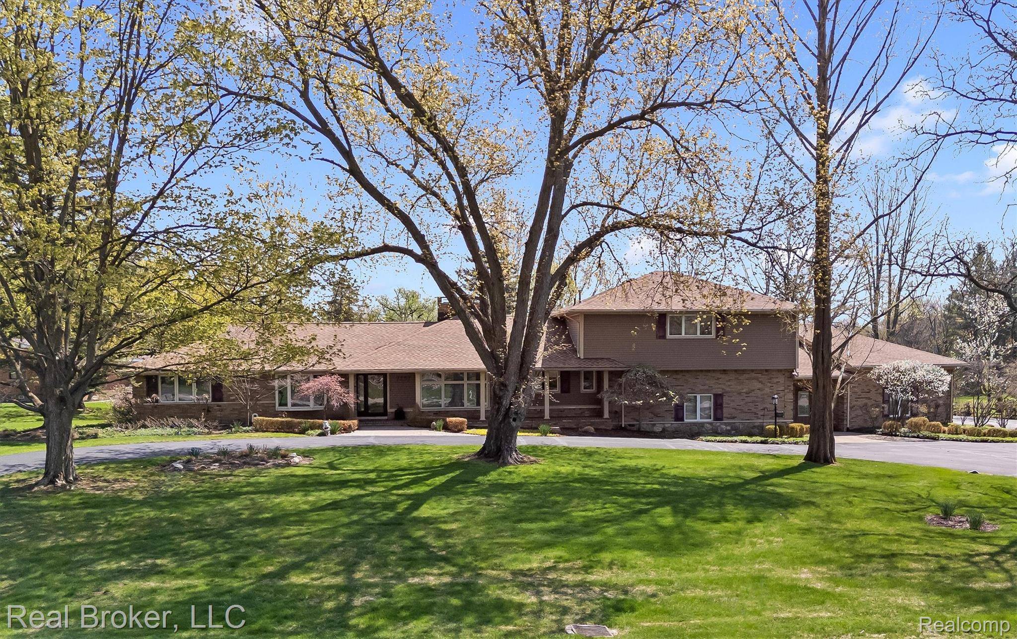 7357 W Greenwich DR, Bloomfield Hills, MI 48301